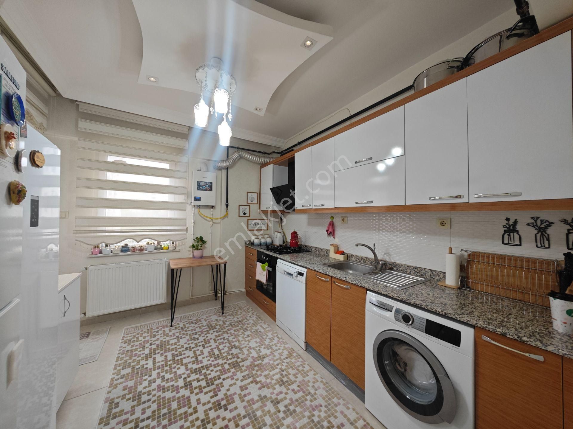 Kutlar*dan 2+1 Gözde Daire *abdülhamithan* - Görsel 2