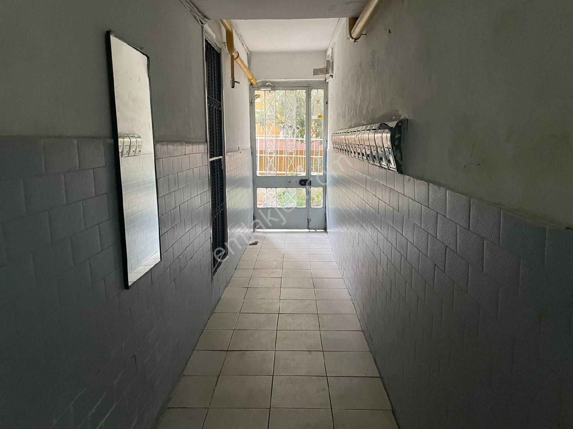 Bahçelievlerde 3+1 Satılık 1. Kat Otoparklı Daire - Görsel 14