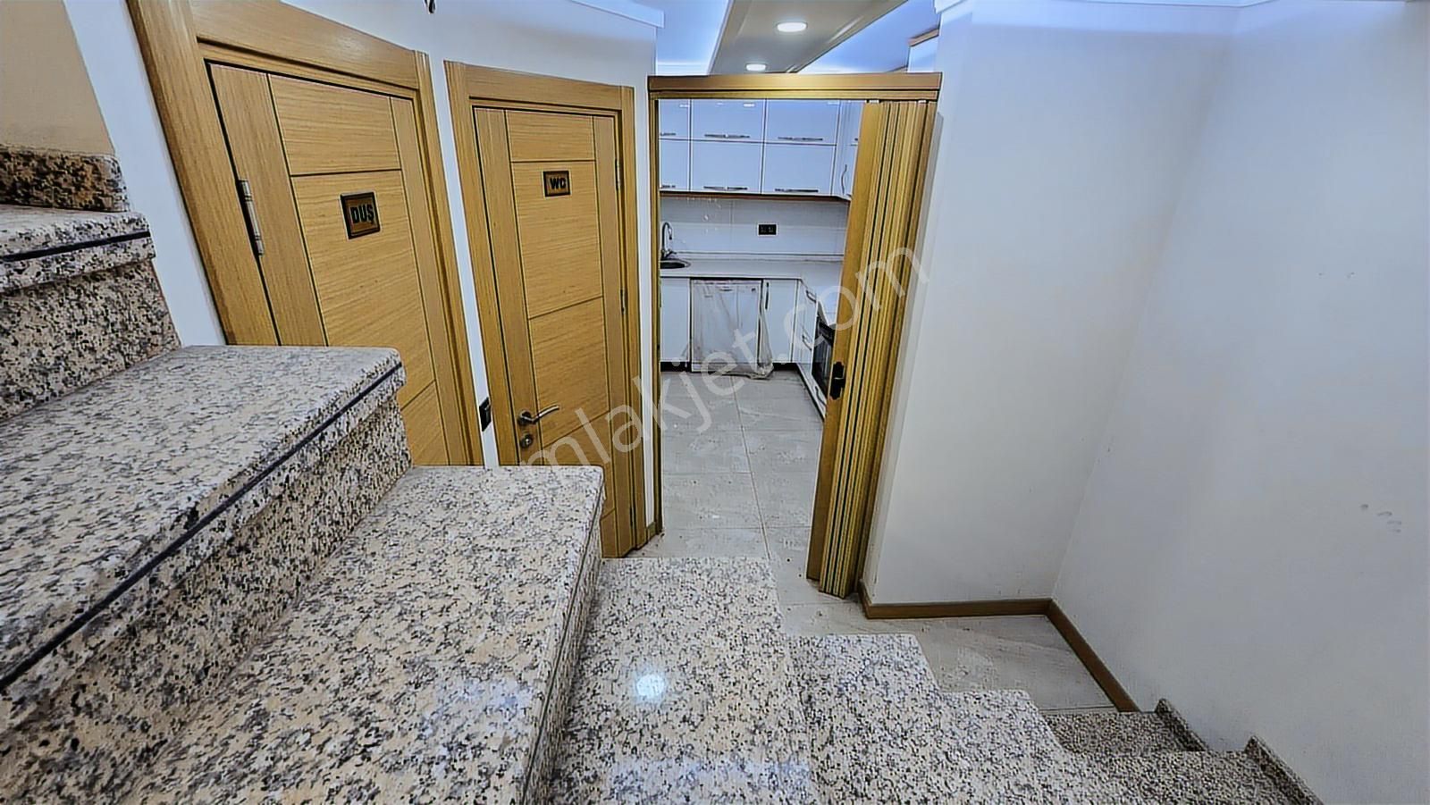 Remax Elma'dan Dervış Özdemır Cd Bahçe Kullanımlı 6oda Lüks Ofıs - Görsel 8