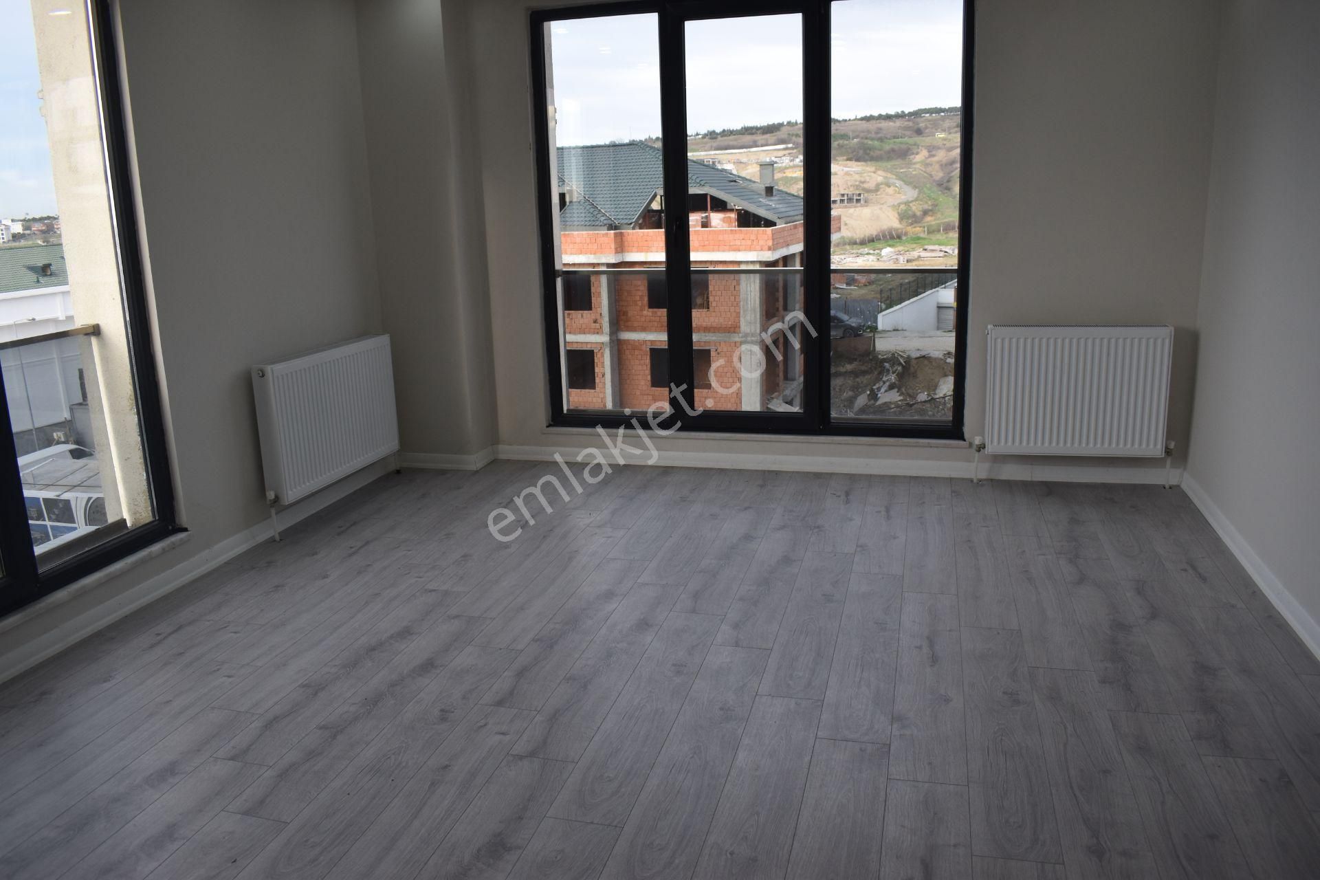 Büyükçekmece Cumhuriyet Mah Lüks Butik Sitede Arakat Sıfır 2+1 Satılık Daire