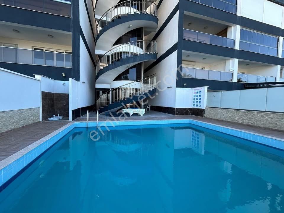 Kuşadasında Full Deniz Manzaralı 3+1 Havuzlu Sitede Fırsat Daire - Görsel 2