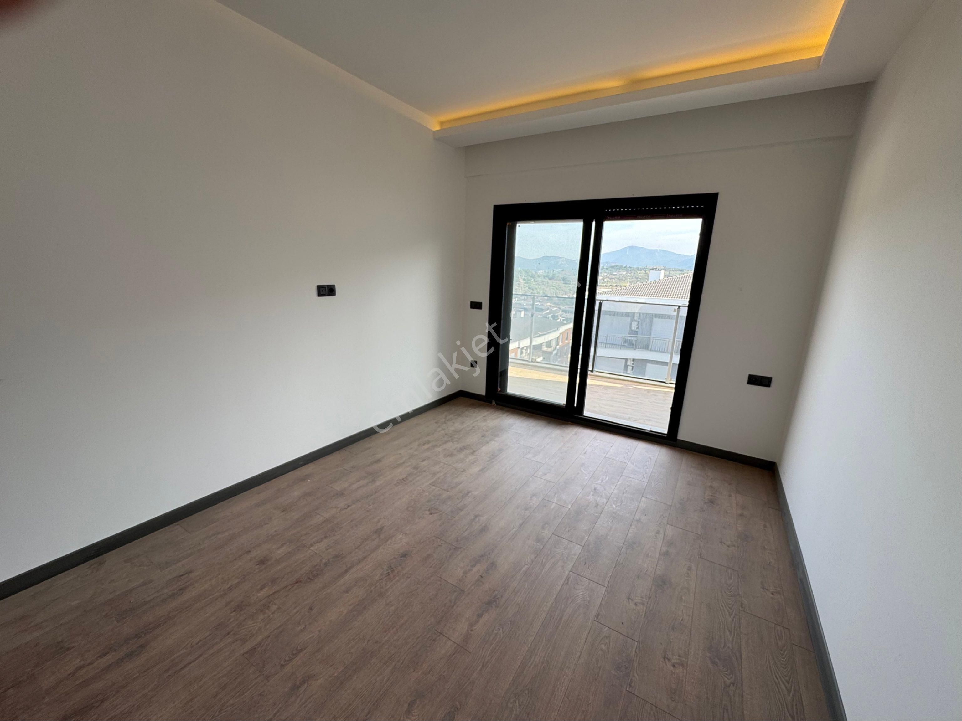 Kuşadasında Deniz Manzaralı Havuz Cepheli 2+1 Satılık Sıfır Daire - Görsel 17