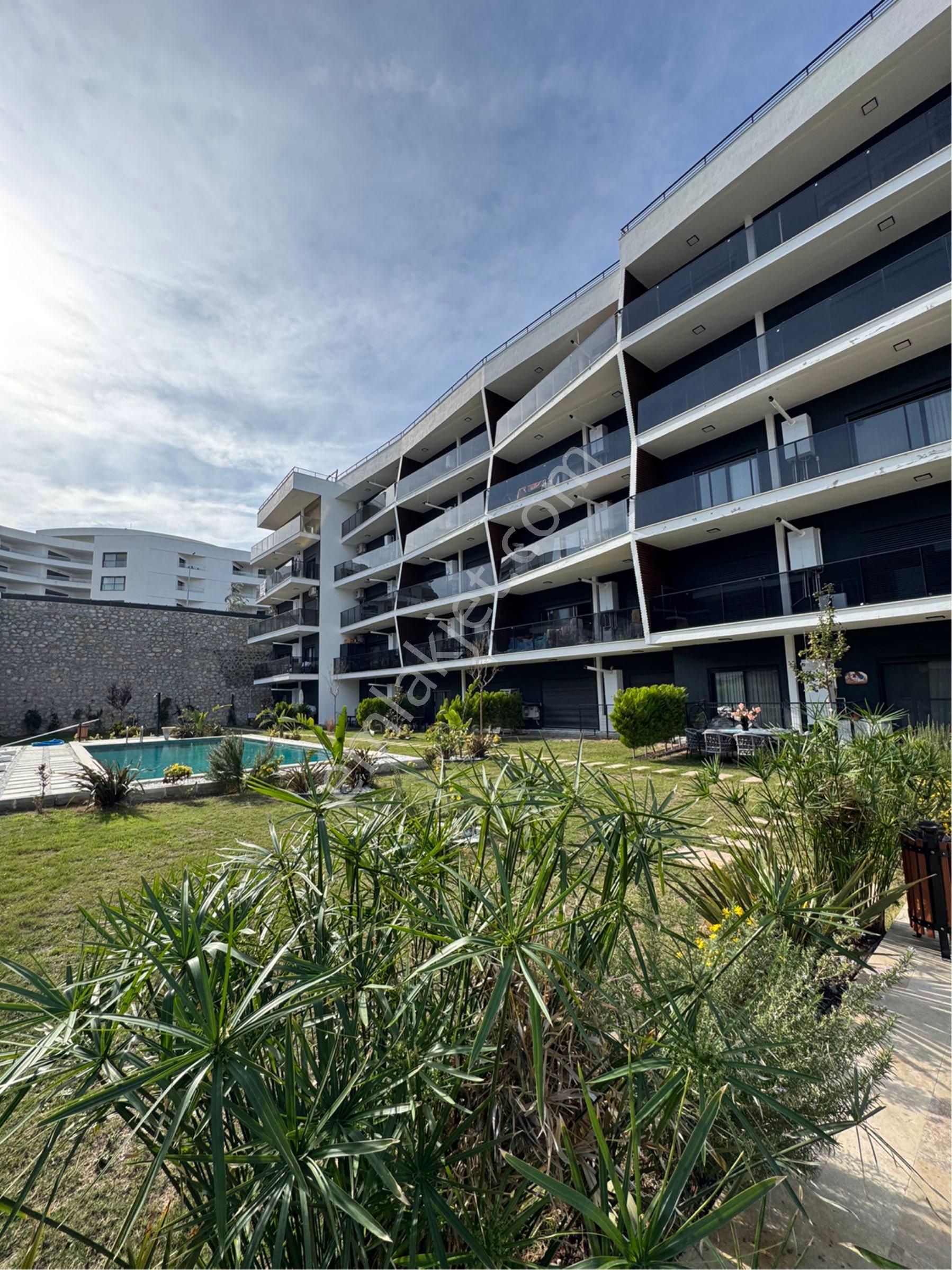 Kuşadasında Deniz Manzaralı Havuz Cepheli 2+1 Satılık Sıfır Daire - Görsel 6