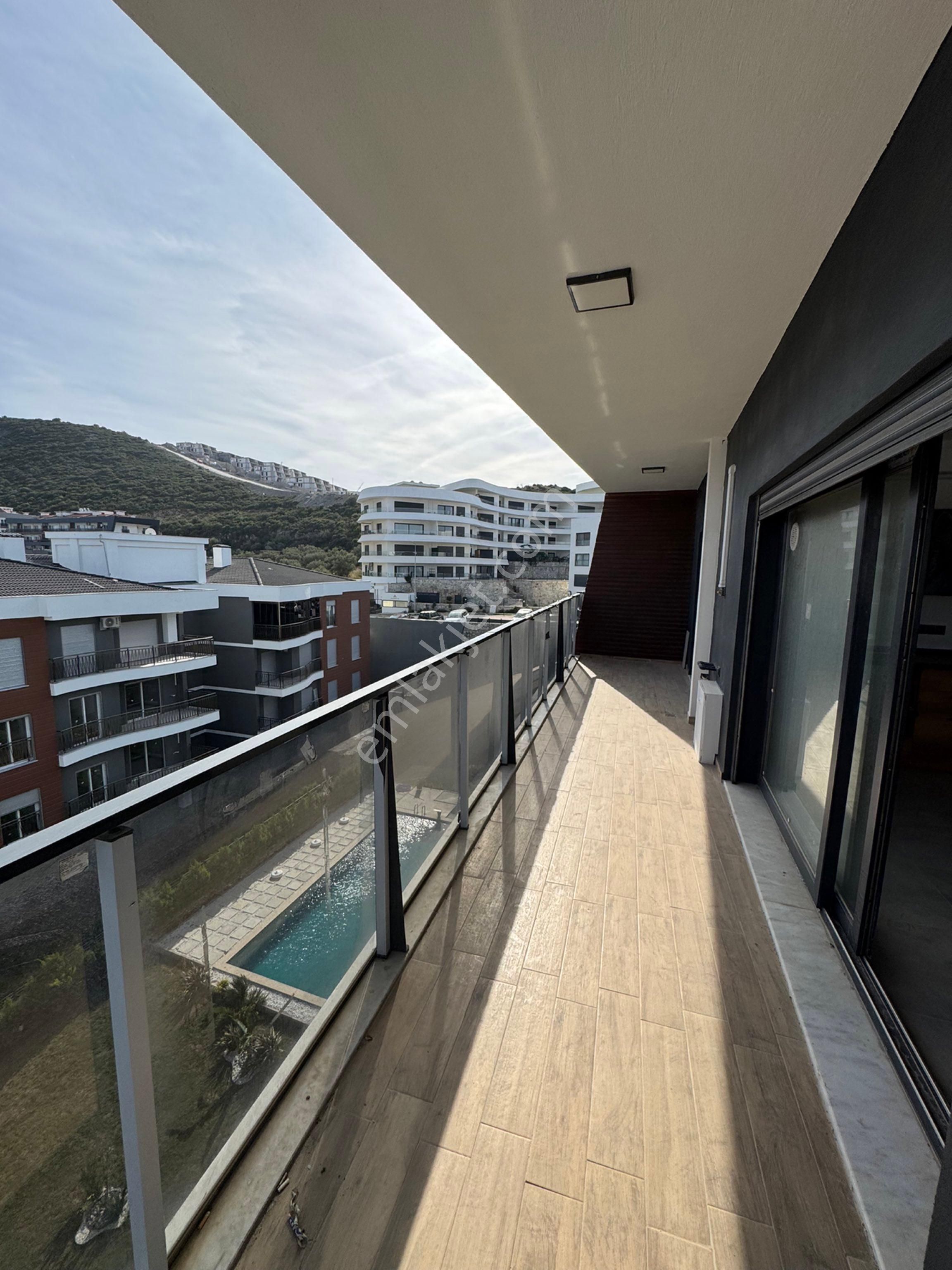 Kuşadasında Deniz Manzaralı Havuz Cepheli 2+1 Satılık Sıfır Daire - Görsel 24