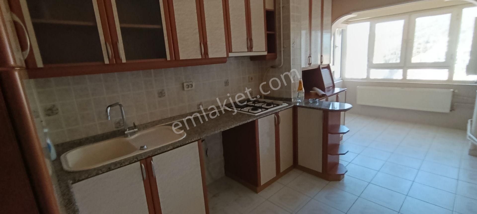 Gemlik Cumhuriyet Mah.kiralık Daire 3+1 Okula Yakın Asansörlü Deniz Manzaralı - Görsel 12