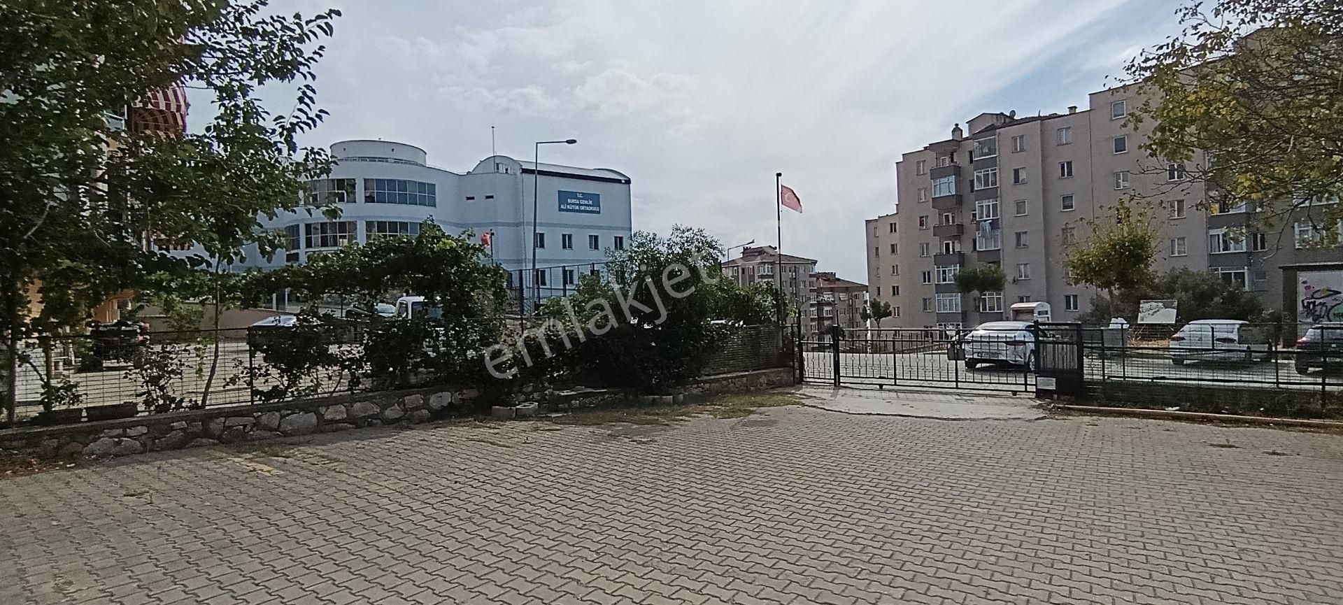 Gemlik Cumhuriyet Mah.kiralık Daire 3+1 Okula Yakın Asansörlü Deniz Manzaralı - Görsel 32