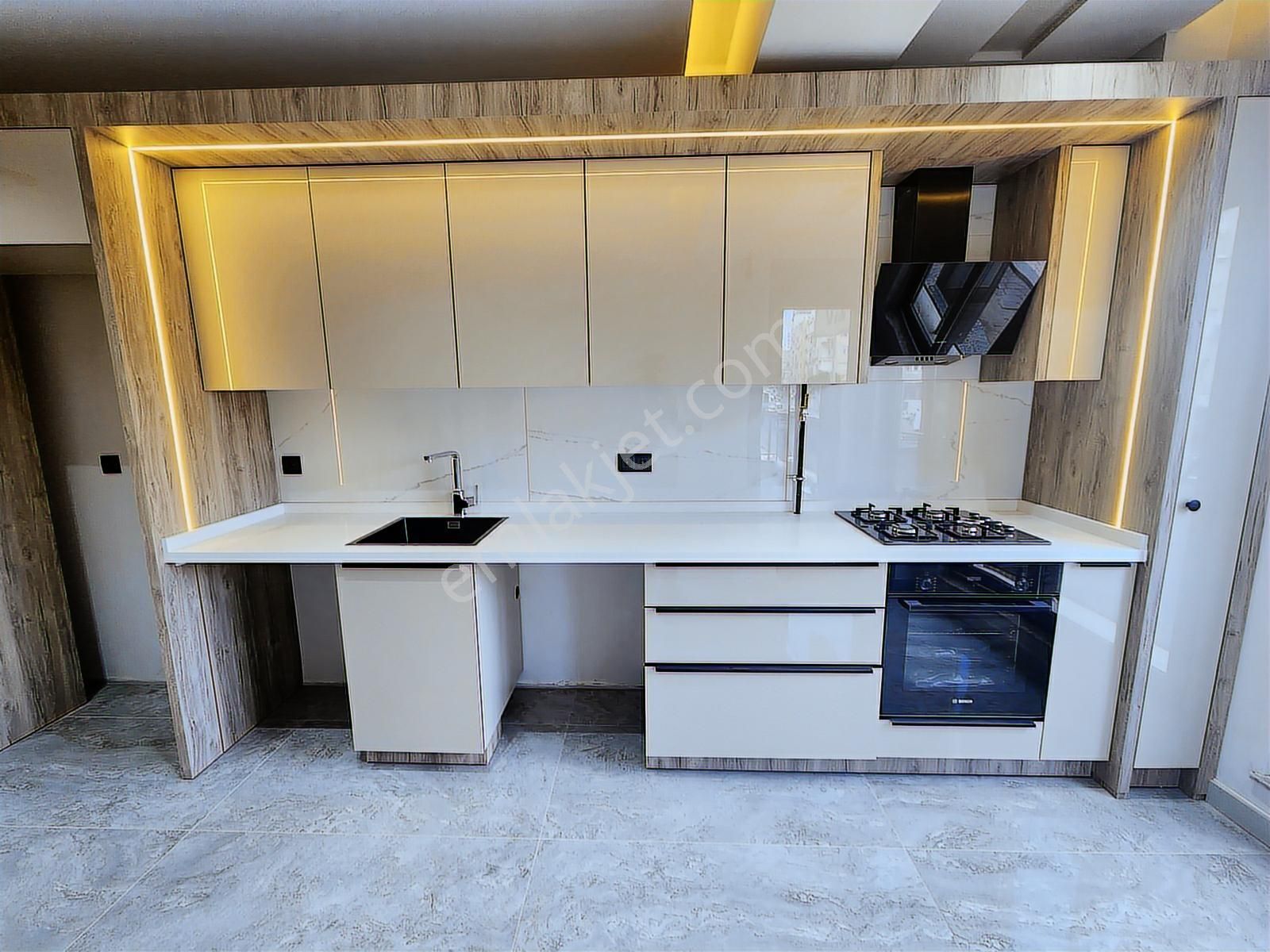 Zerdalilikde Ultralüx Kapalı Otoparklı 3+1 Katda Daire - Görsel 6