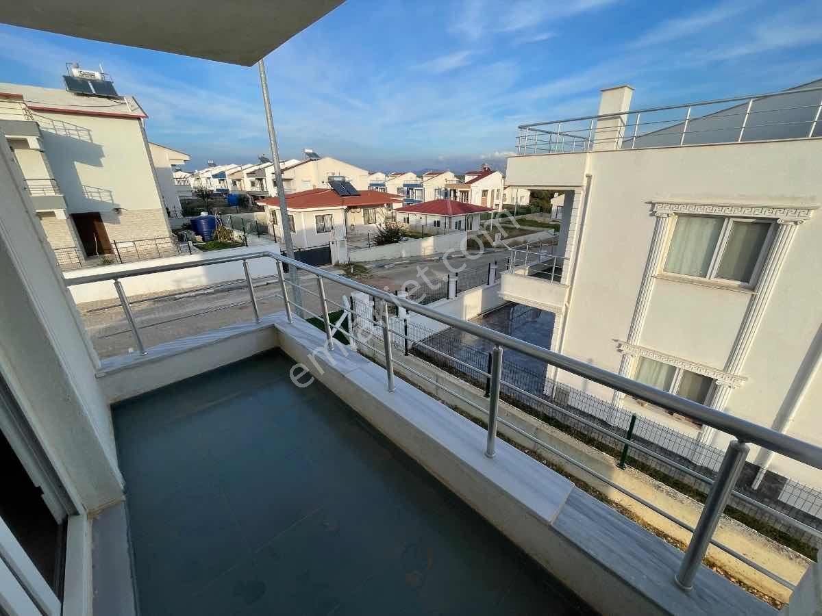 Engınkent Sıtesınde Köşe Konumlu Ayrı Mutfak Lüks Dubleks Vılla