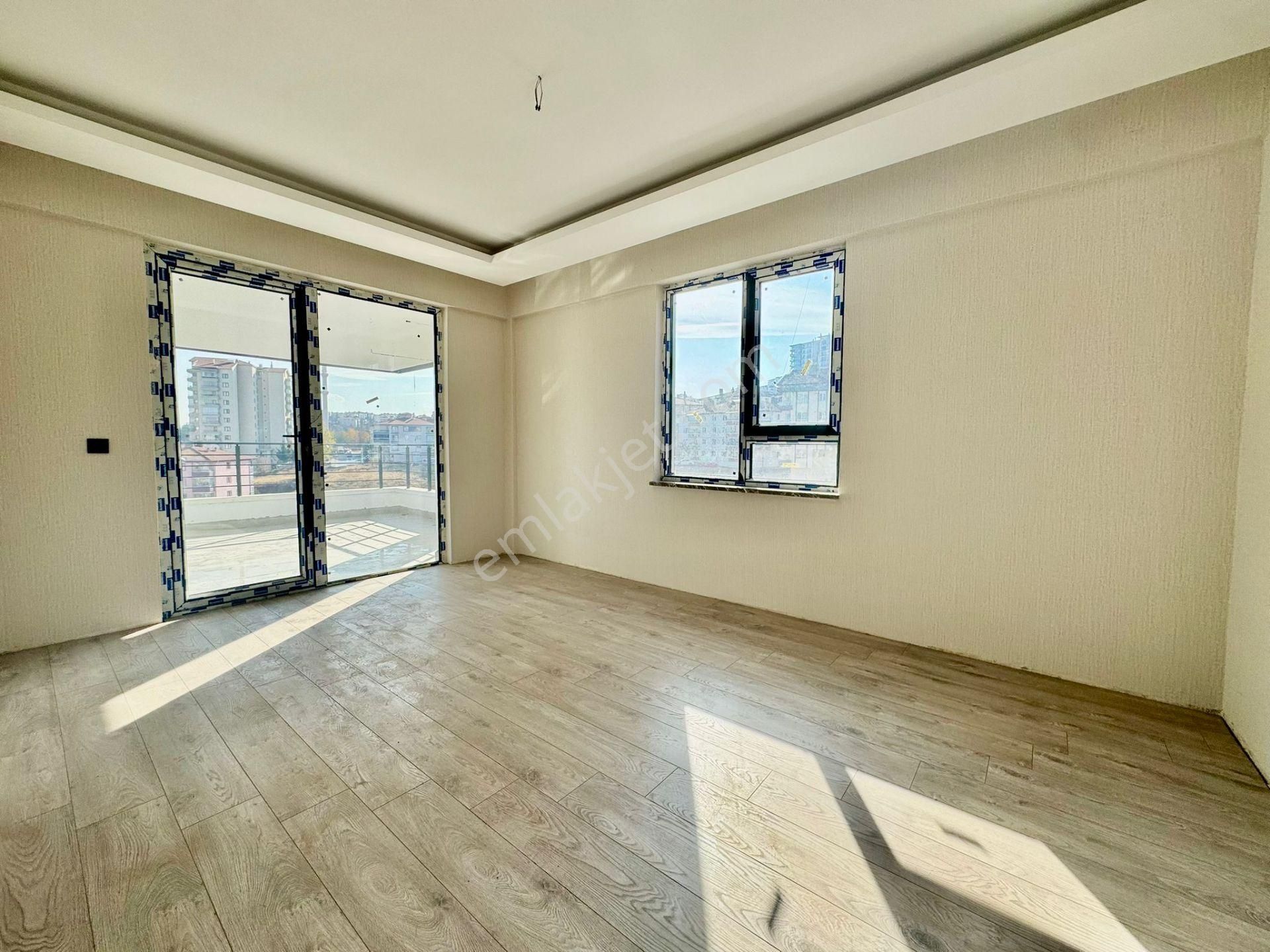 İmir Emlaktan ''sıfır'' K.otoparklı 4+1 G.odalı Manzaralı Lüks - Görsel 32