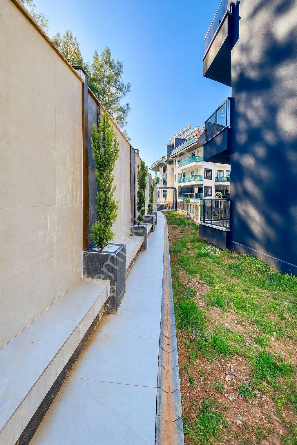 Oba'da Aktiviteli Butik Sitede Eşyalı 2+1 Daire - Görsel 25