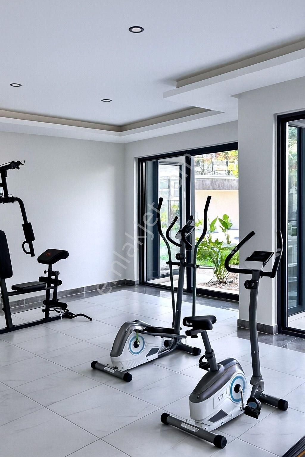 Oba'da Aktiviteli Butik Sitede Eşyalı 2+1 Daire - Görsel 30