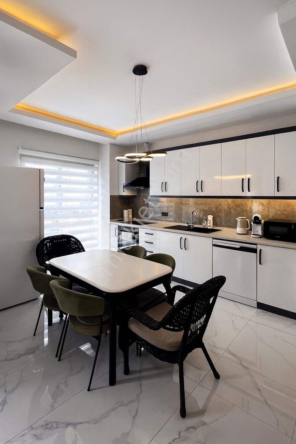 Oba'da Aktiviteli Butik Sitede Eşyalı 2+1 Daire - Görsel 4