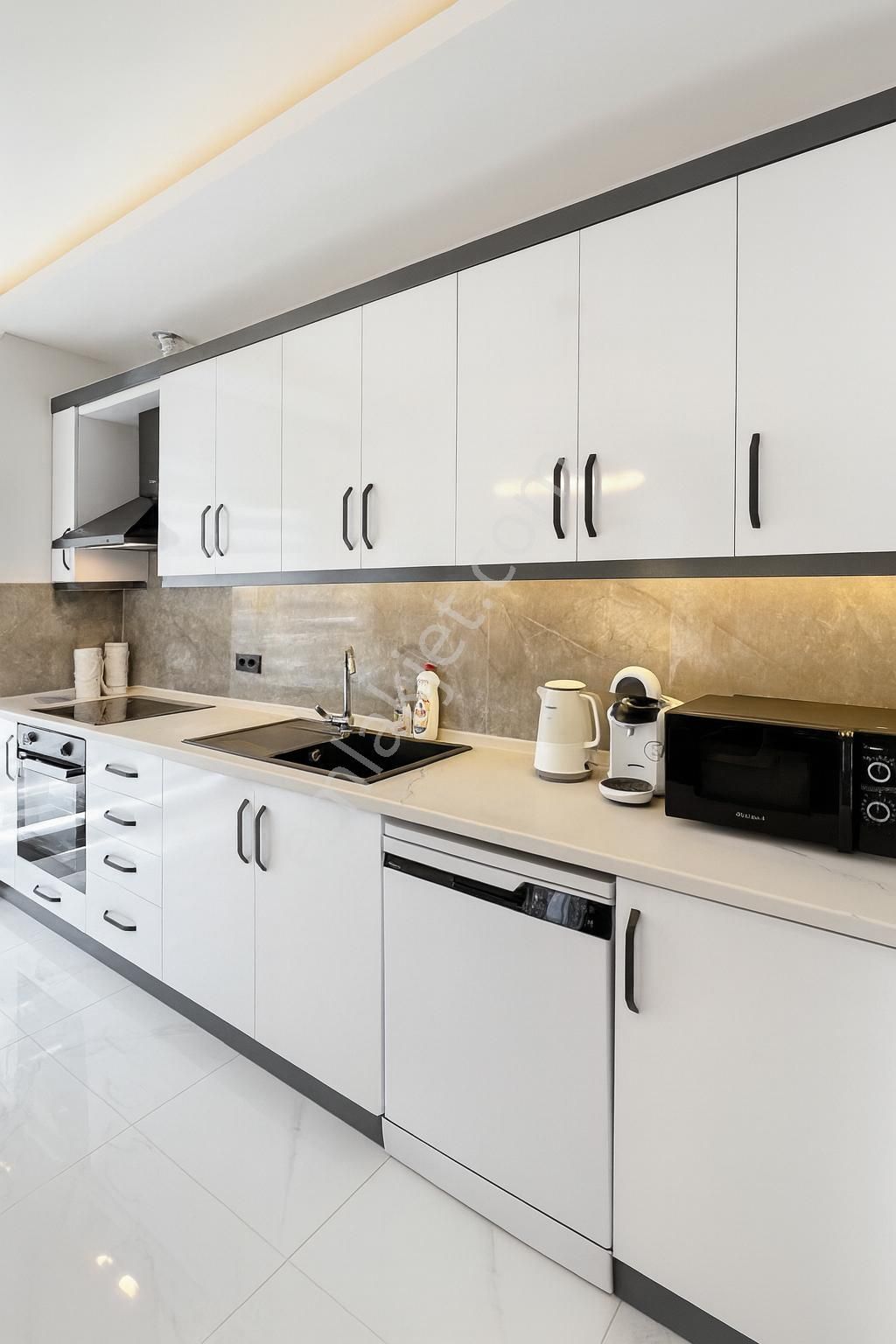 Oba'da Aktiviteli Butik Sitede Eşyalı 2+1 Daire - Görsel 5