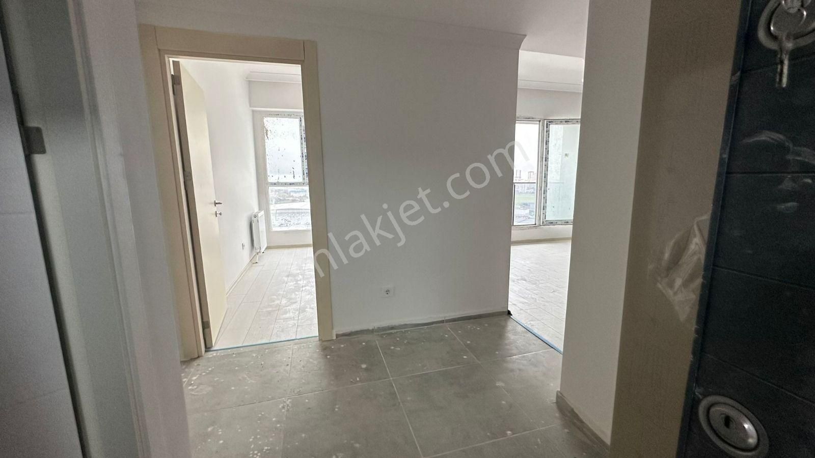 Başokur'dan Bahçeşehir Hayatpark Sitesinde Kat.25 ,te 2+1 Arakat - Görsel 15