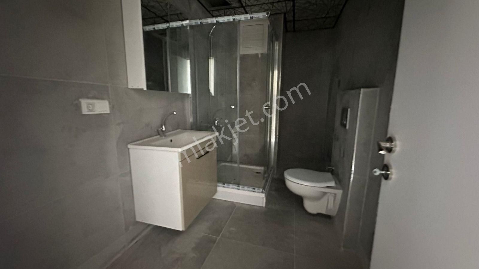 Başokur'dan Bahçeşehir Hayatpark Sitesinde Kat.25 ,te 2+1 Arakat - Görsel 13