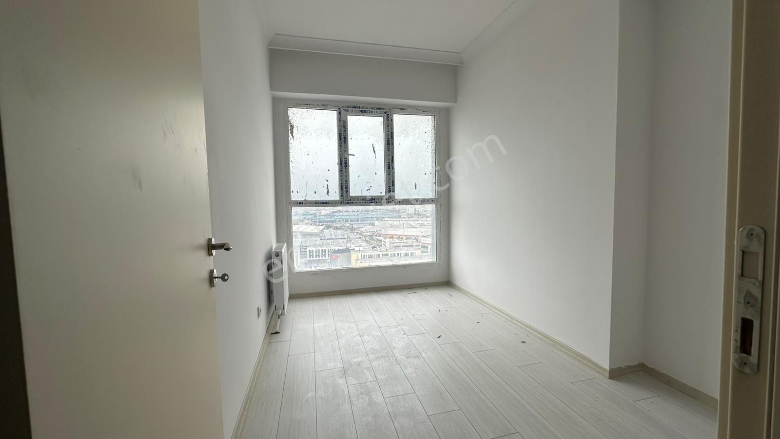 Başokur'dan Bahçeşehir Hayatpark Sitesinde Kat.25 ,te 2+1 Arakat - Görsel 8