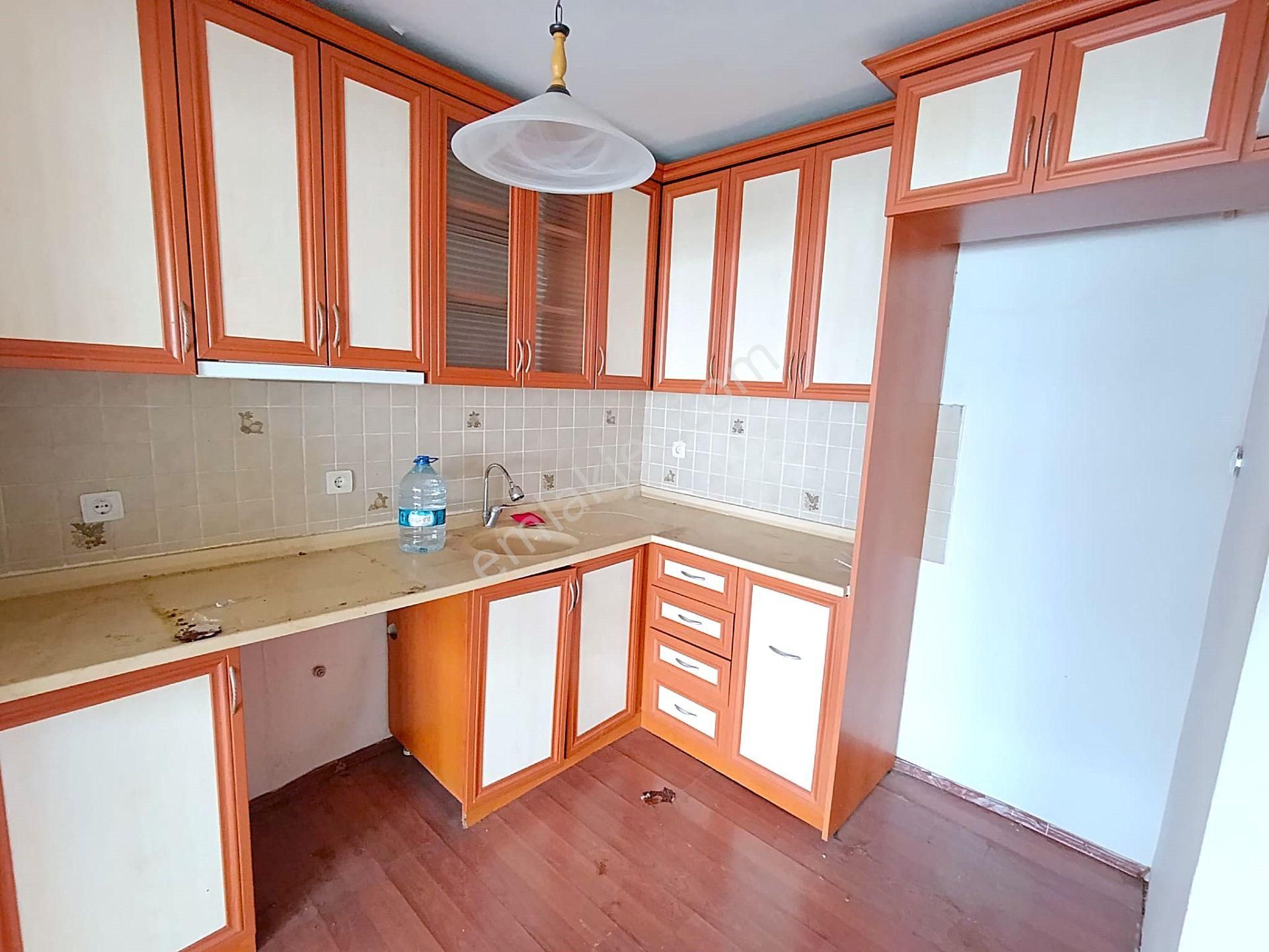 Simge Emlak Karantina 'da Mithatpaşa Cad. Yakını Deniz Manzaralı - Görsel 8