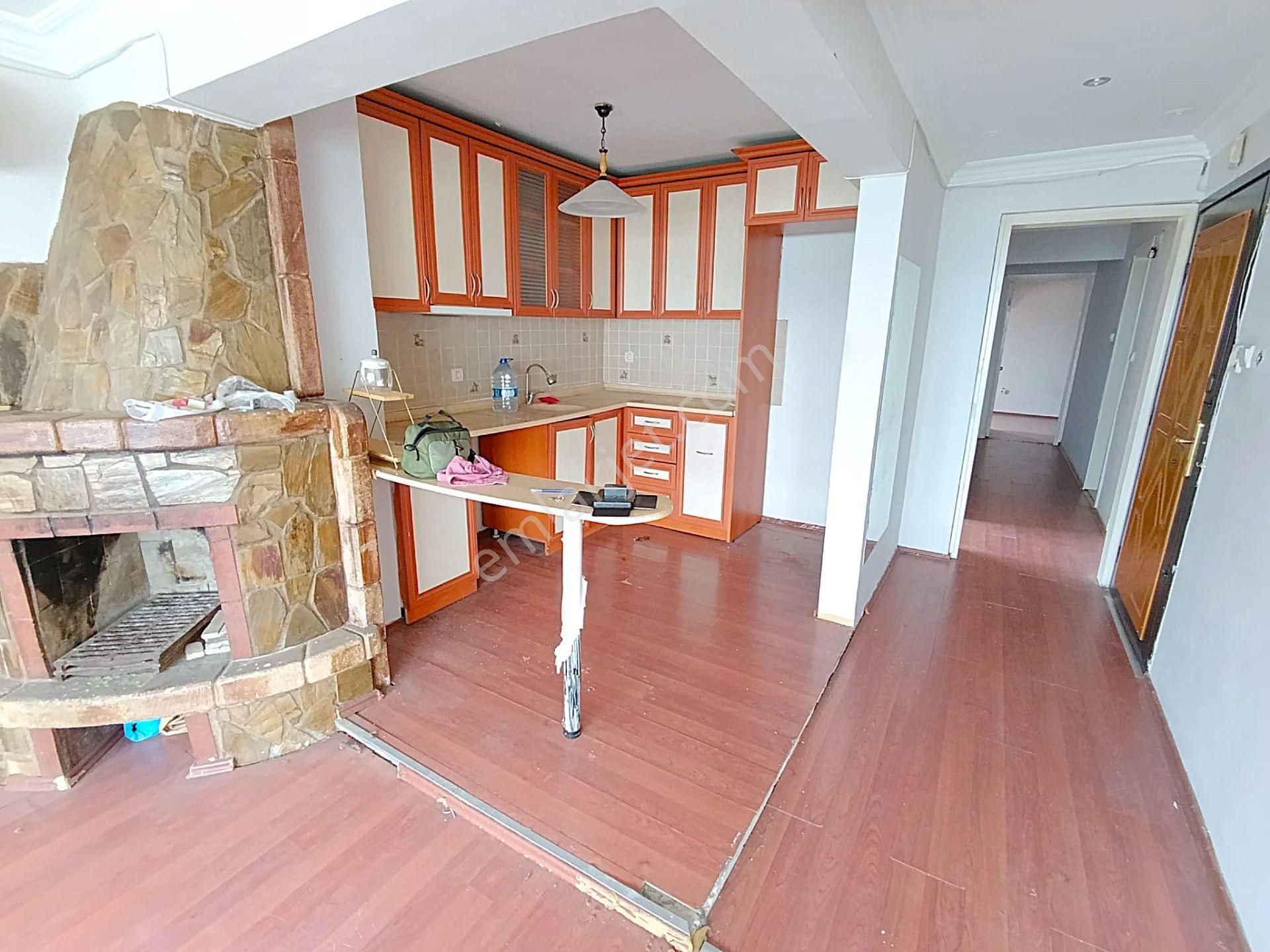 Simge Emlak Karantina 'da Mithatpaşa Cad. Yakını Deniz Manzaralı - Görsel 7