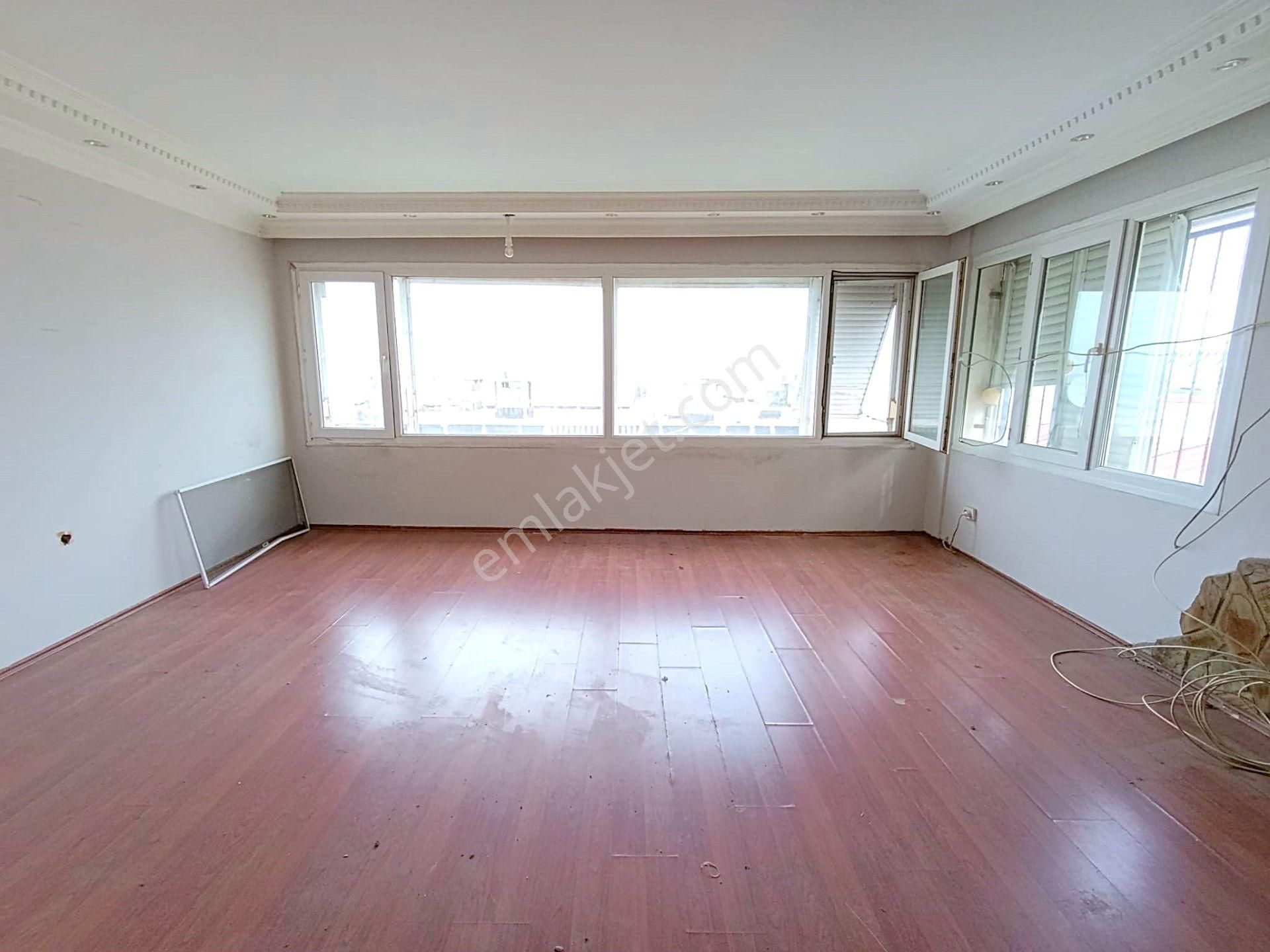 Simge Emlak Karantina 'da Mithatpaşa Cad. Yakını Deniz Manzaralı - Görsel 4