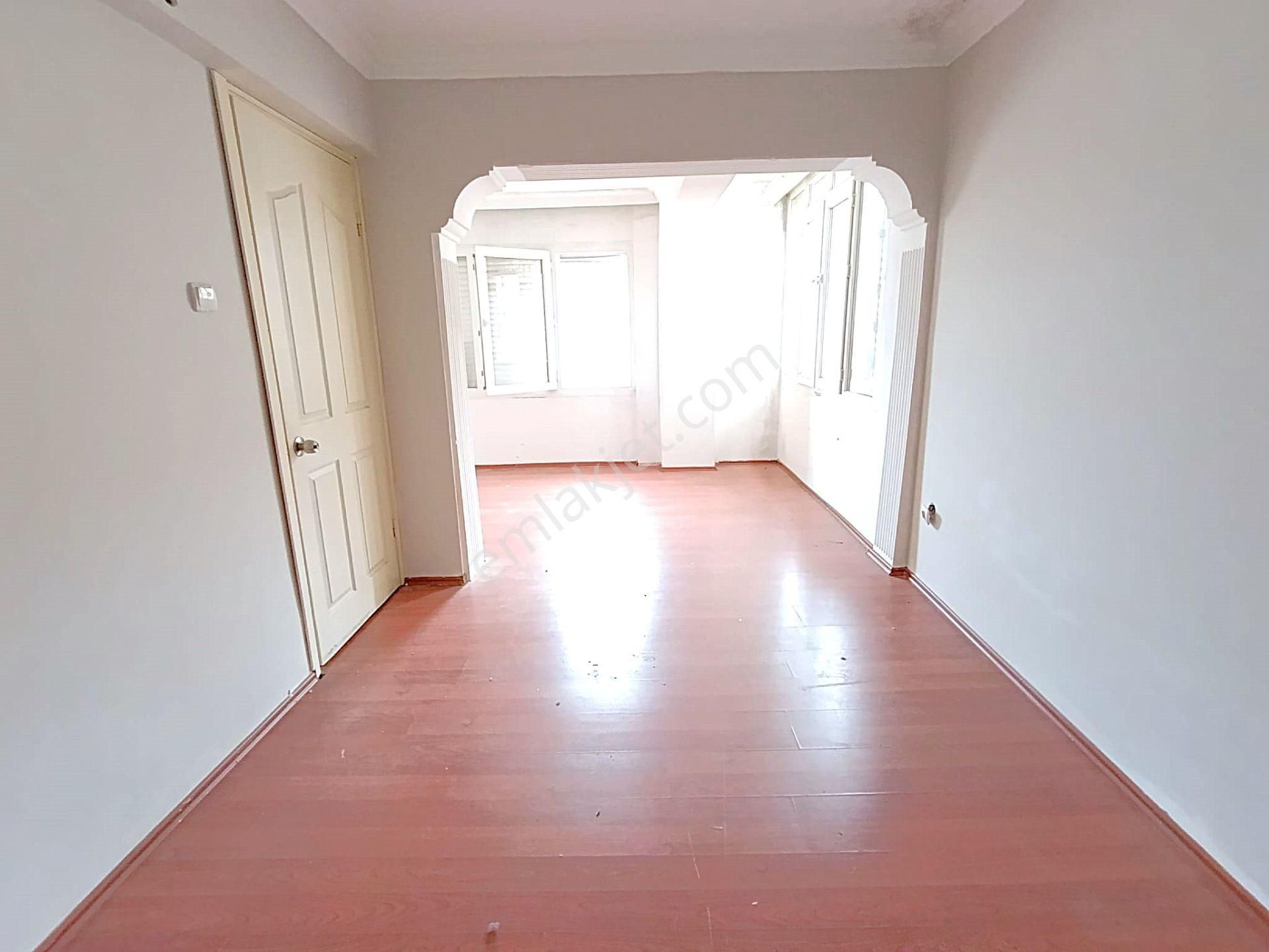 Simge Emlak Karantina 'da Mithatpaşa Cad. Yakını Deniz Manzaralı - Görsel 15