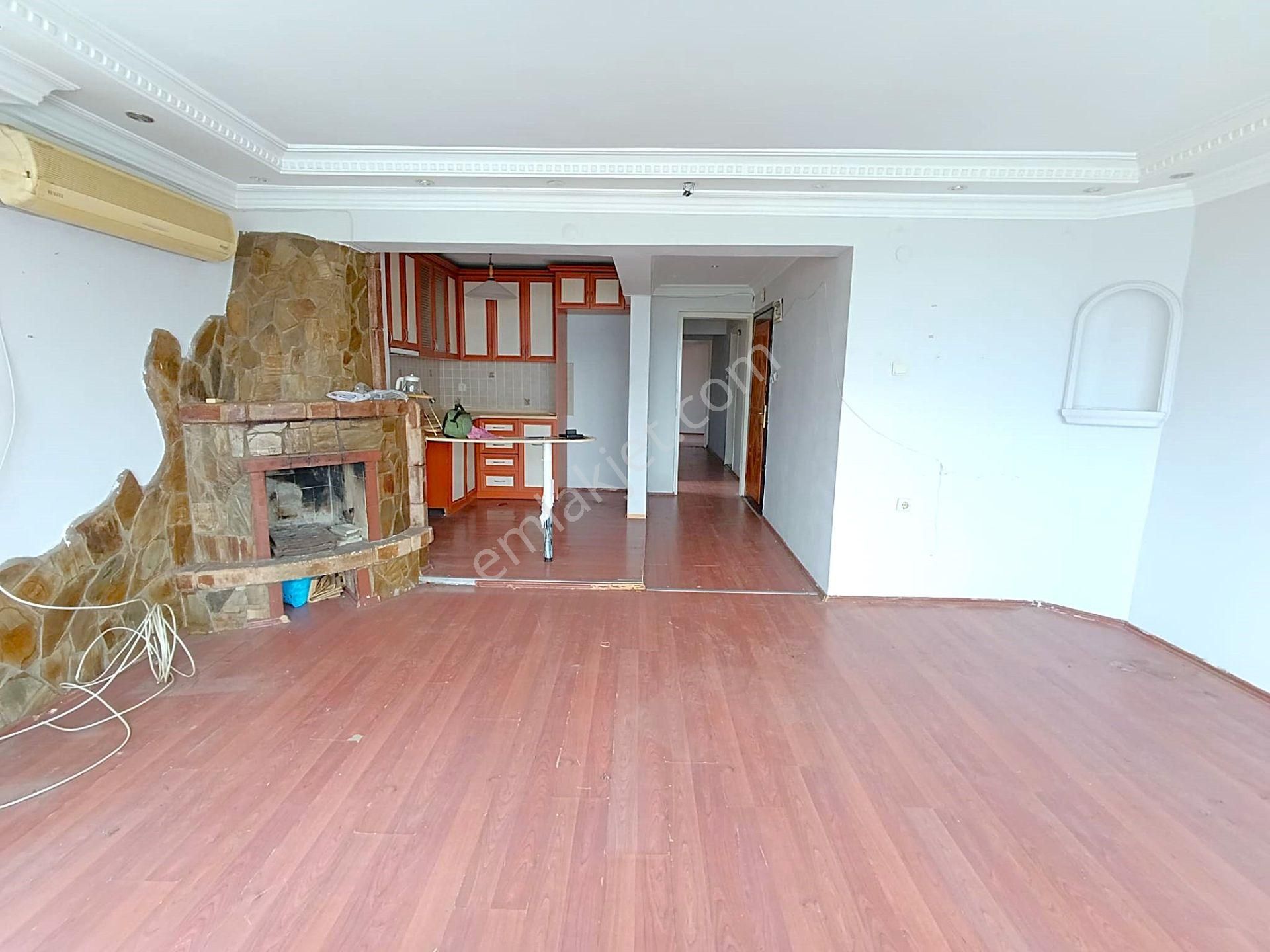 Simge Emlak Karantina 'da Mithatpaşa Cad. Yakını Deniz Manzaralı - Görsel 6