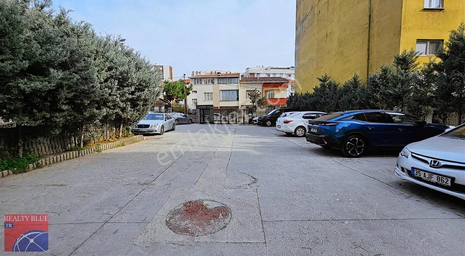 Pendik Güllübağlar'da Metroya Yakın Satılık Boş 2+1 Daire - Görsel 3