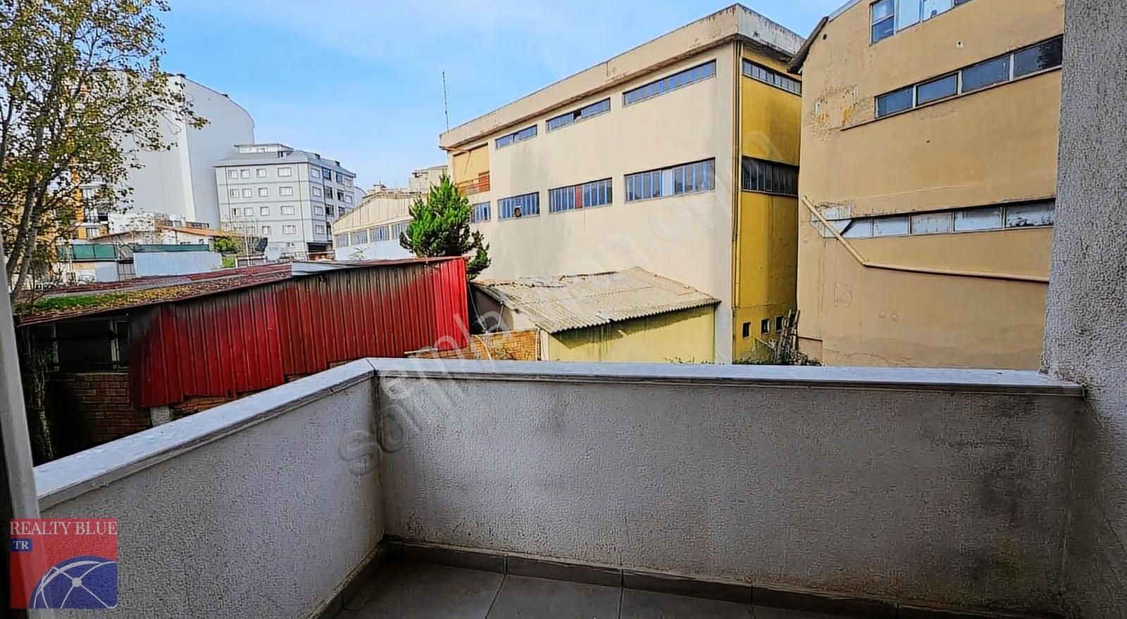 Pendik Güllübağlar'da Metroya Yakın Satılık Boş 2+1 Daire - Görsel 4