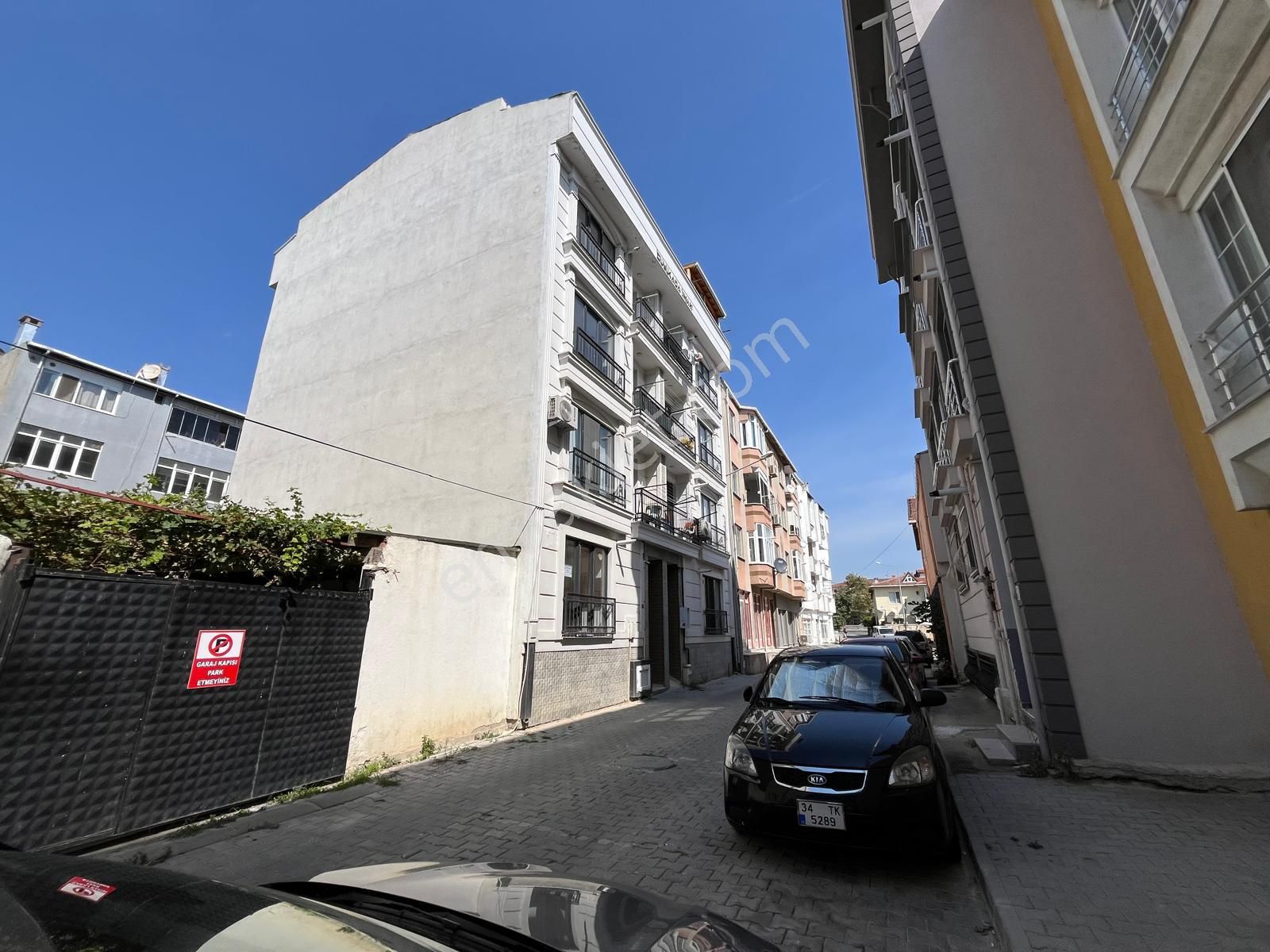 Kumburgaz Sahilinde Denize Sadece 50 Metre Mesafede Sıfır 2+1 - Görsel 18