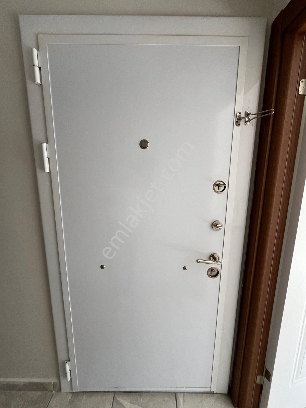 Kumburgaz Sahilinde Denize Sadece 50 Metre Mesafede Sıfır 2+1 - Görsel 14