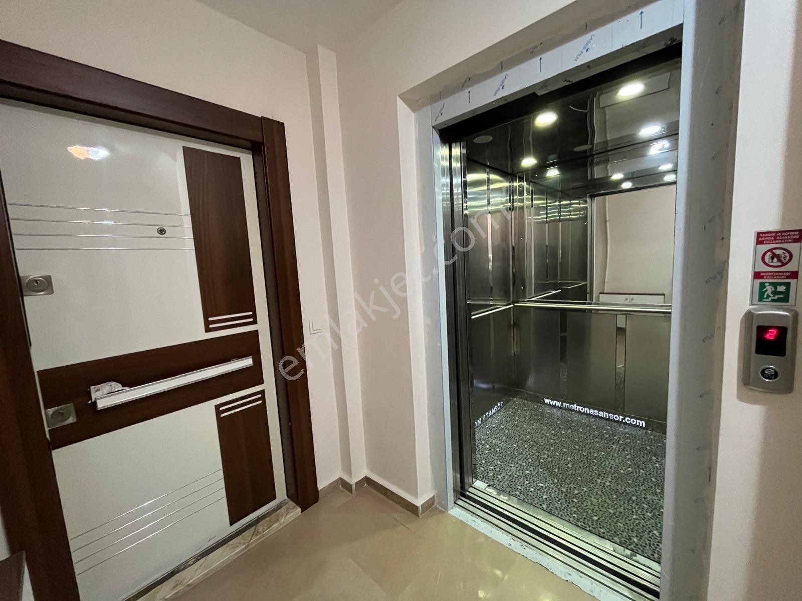 Kumburgaz Sahilinde Denize Sadece 50 Metre Mesafede Sıfır 2+1 - Görsel 9