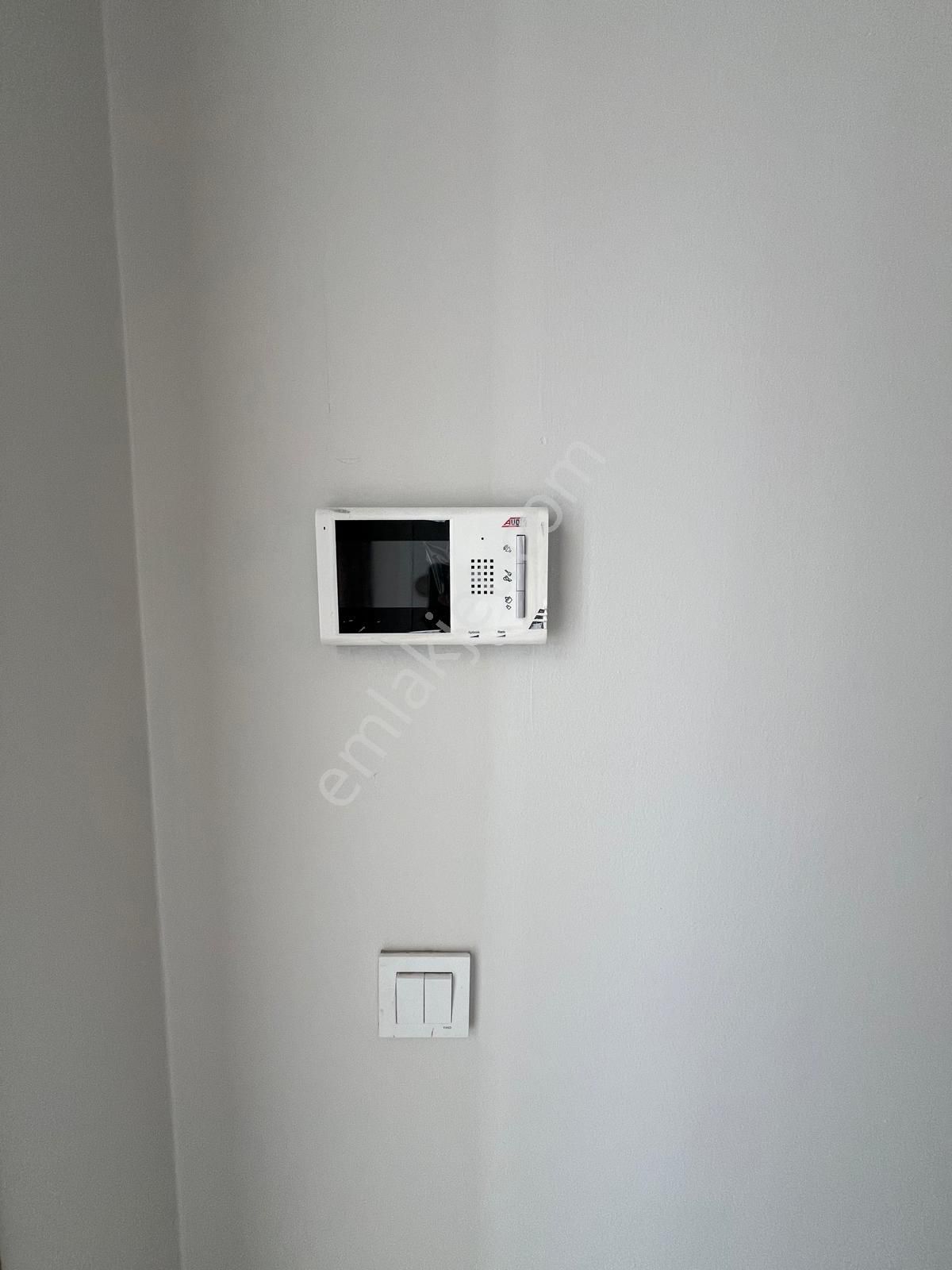 Kumburgaz Sahilinde Denize Sadece 50 Metre Mesafede Sıfır 2+1 - Görsel 12