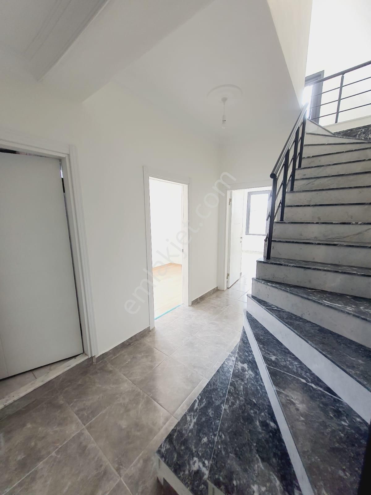 Sahilde Merkezi Konumda 3+1 Kiralık Dubleks Daire - Görsel 13