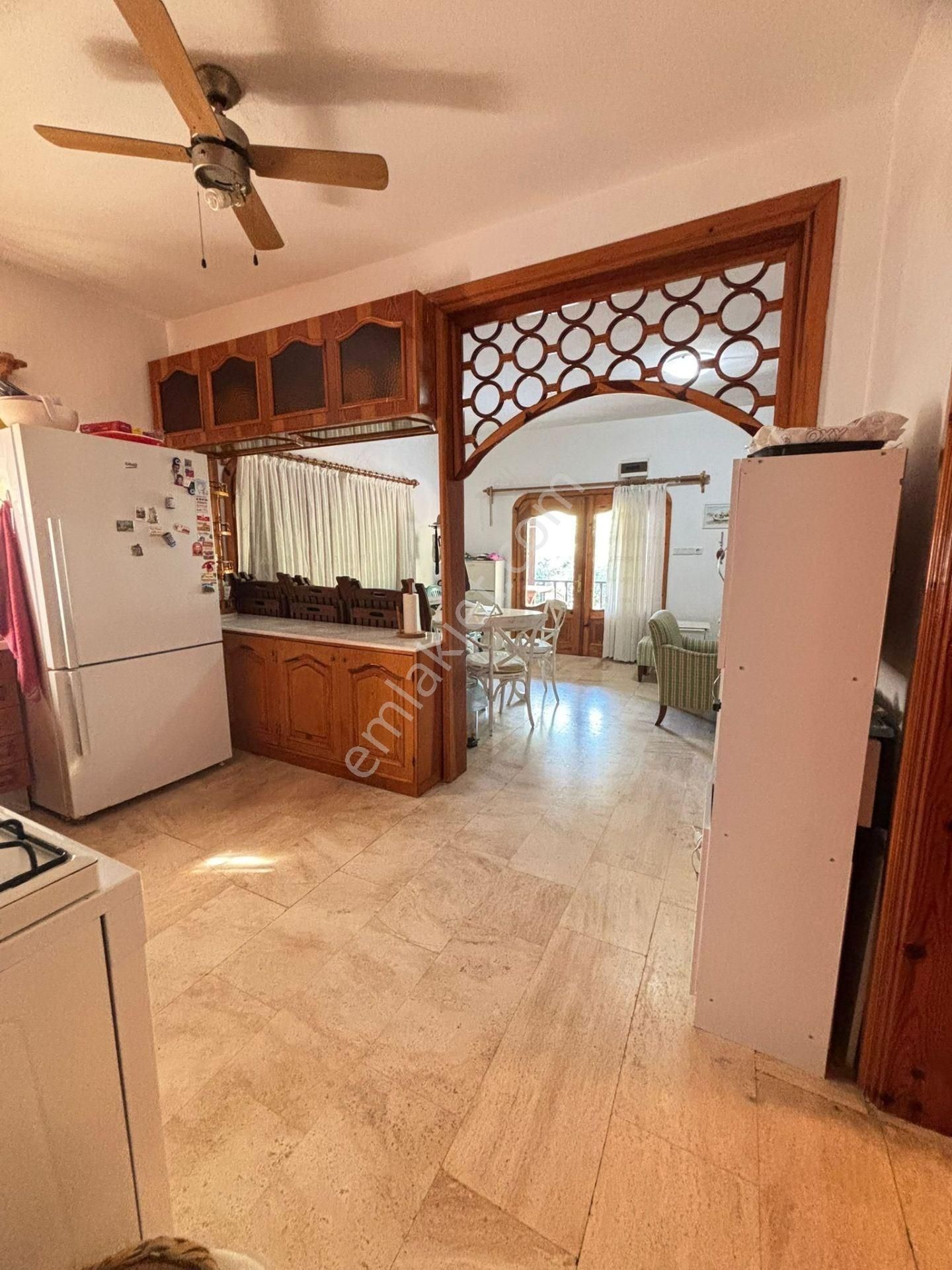 Deniz Manzaralı Müstakil Ev + 330 M² Arsa! Kaçırılmayacak Fırsat - Görsel 16