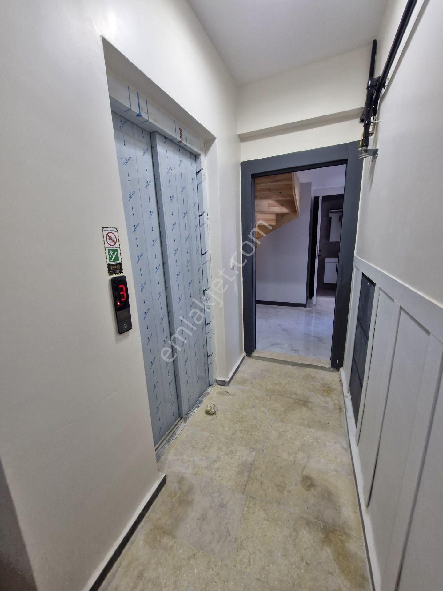 Küçükçekmece Cennet Mah. Satılık Ön Cephe 170 M2 Sıfır 3+2 Dublkes - Görsel 27