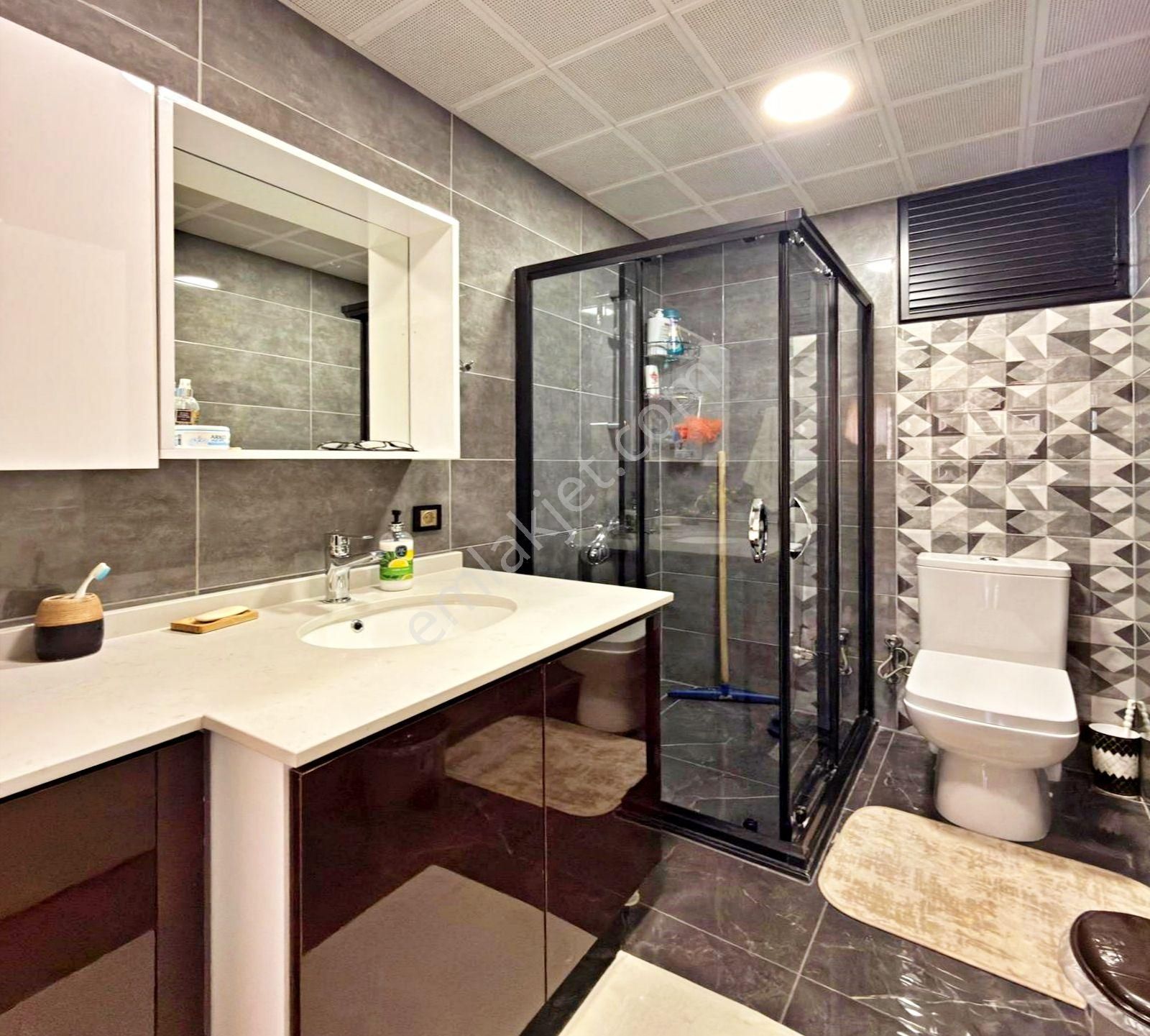 Beylikdüzünde Site İçi Full Yapılı Acil Satılık 3+1 175m² Daire - Görsel 18