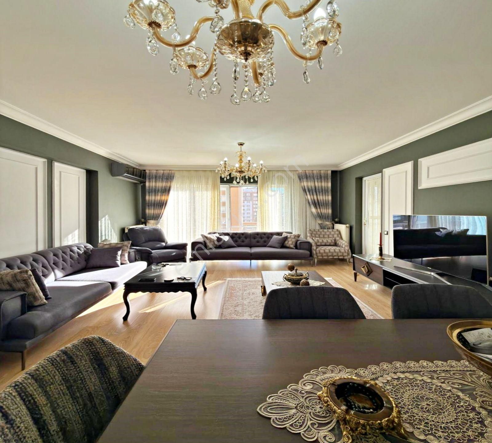 Beylikdüzünde Site İçi Full Yapılı Acil Satılık 3+1 175m² Daire - Görsel 9