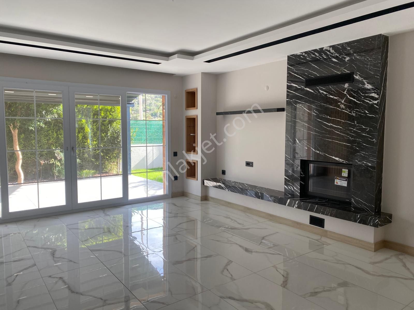 Havuzlu Ve Güvenlikli Sitede 4+1 Tek Müstakil Villa - Görsel 24