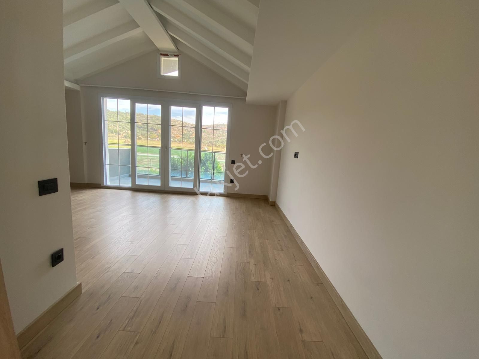 Havuzlu Ve Güvenlikli Sitede 4+1 Tek Müstakil Villa - Görsel 13