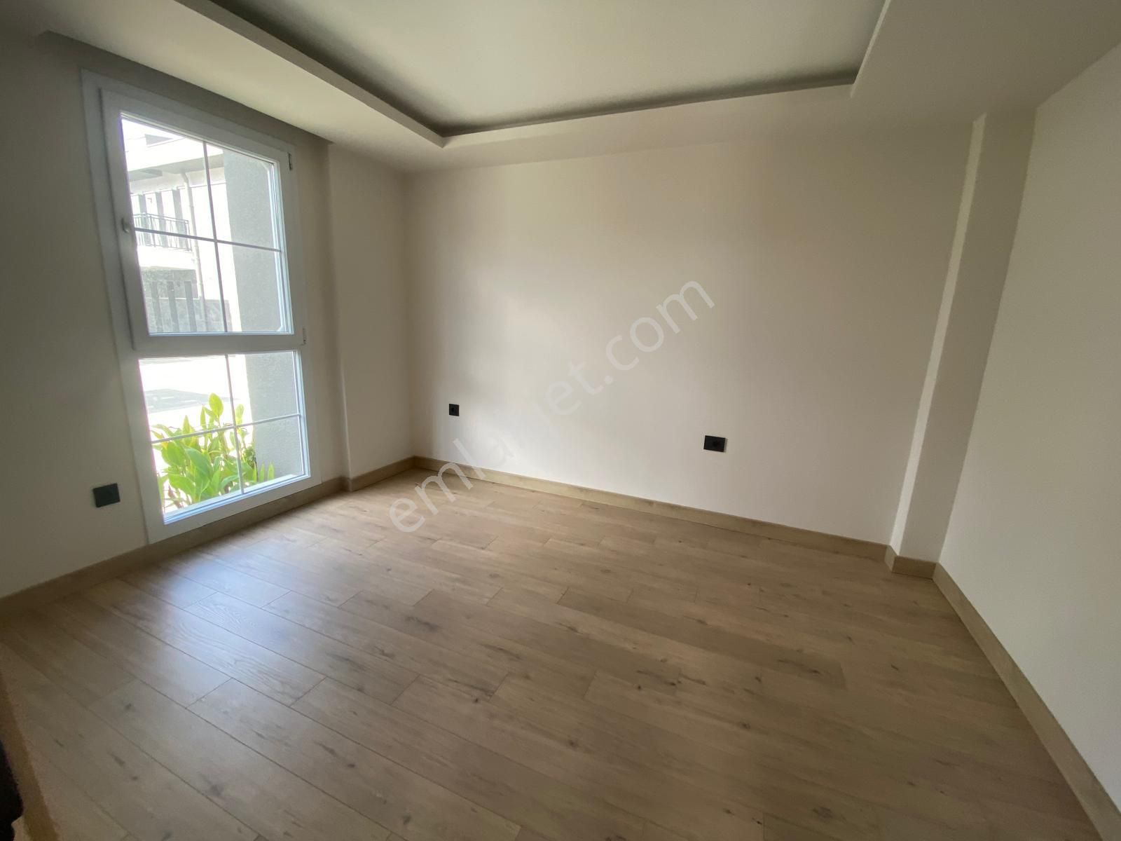 Havuzlu Ve Güvenlikli Sitede 4+1 Tek Müstakil Villa - Görsel 14