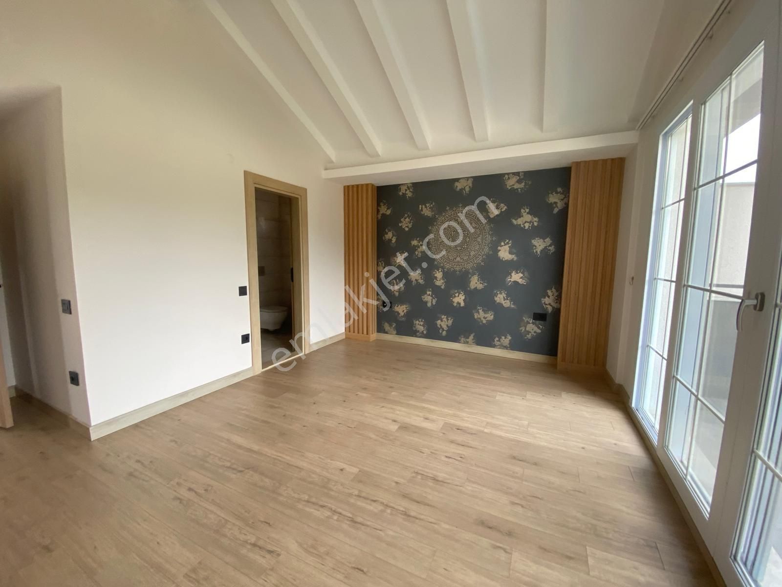 Havuzlu Ve Güvenlikli Sitede 4+1 Tek Müstakil Villa - Görsel 11