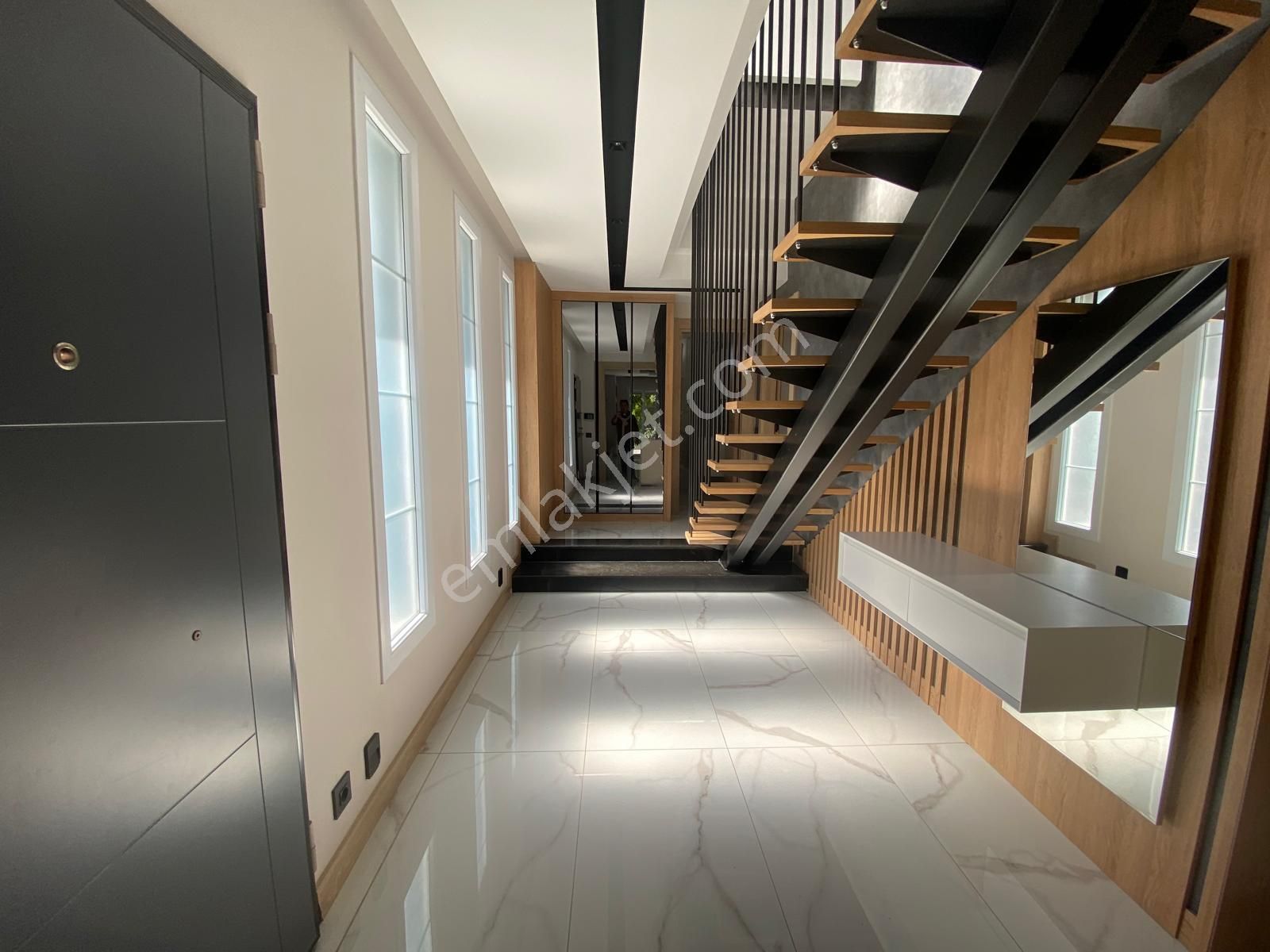 Havuzlu Ve Güvenlikli Sitede 4+1 Tek Müstakil Villa - Görsel 20