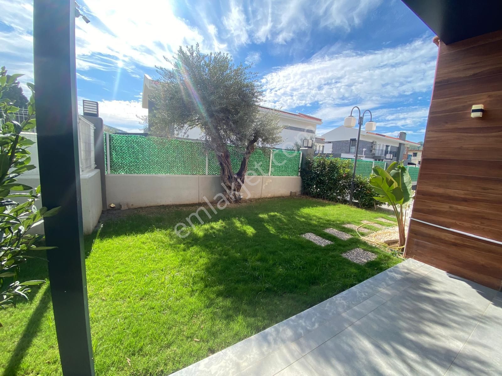 Havuzlu Ve Güvenlikli Sitede 4+1 Tek Müstakil Villa - Görsel 26