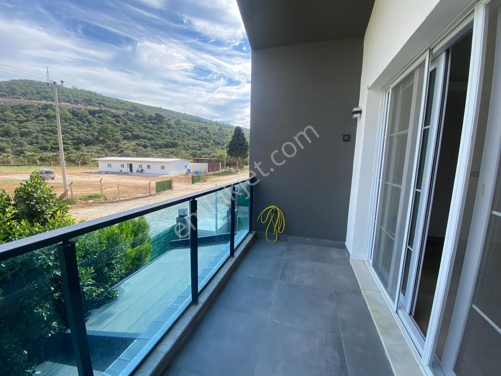 Havuzlu Ve Güvenlikli Sitede 4+1 Tek Müstakil Villa - Görsel 4