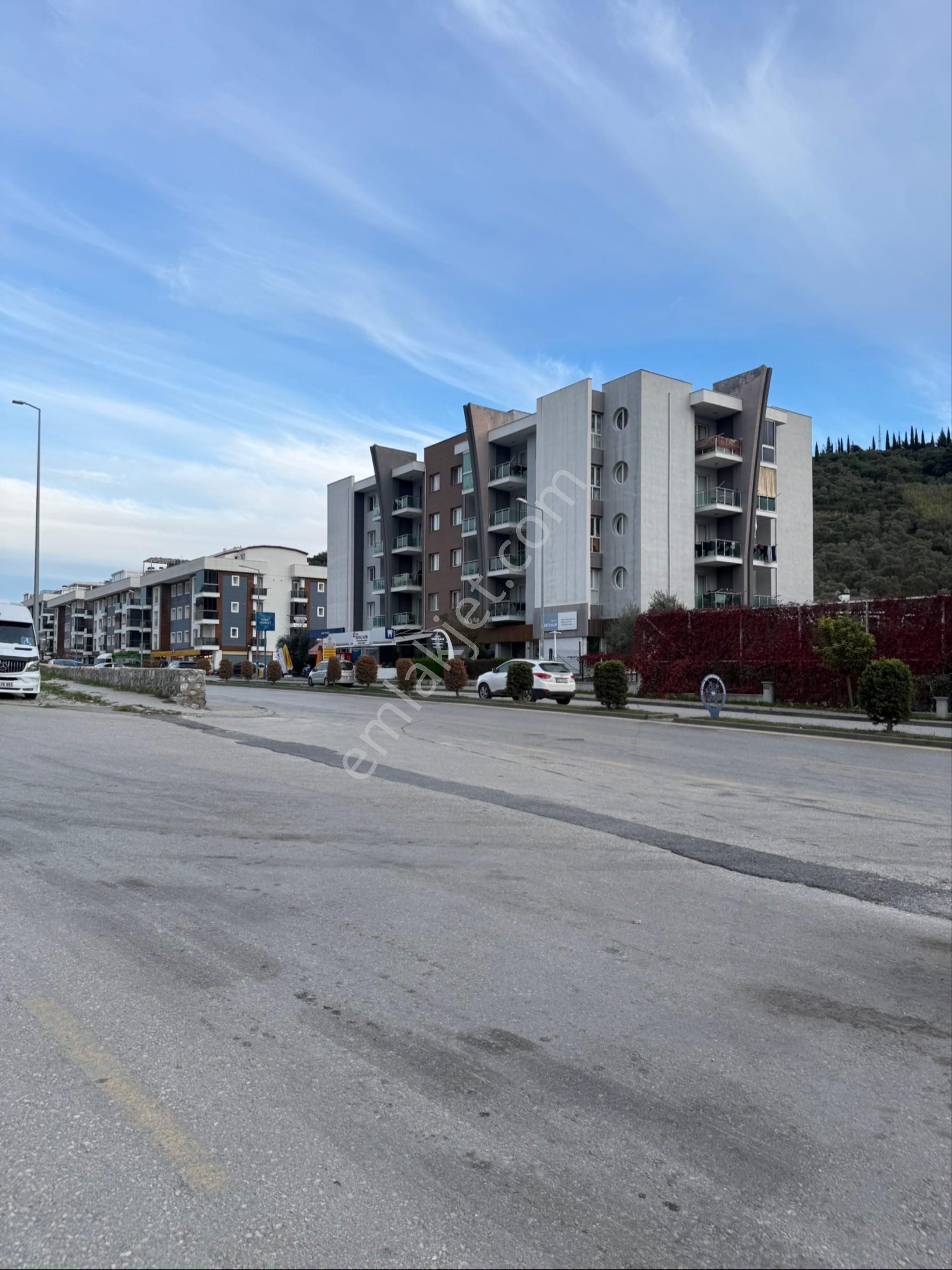 Devlet Hastanesi Yanında Satılık 3+1 - Görsel 3