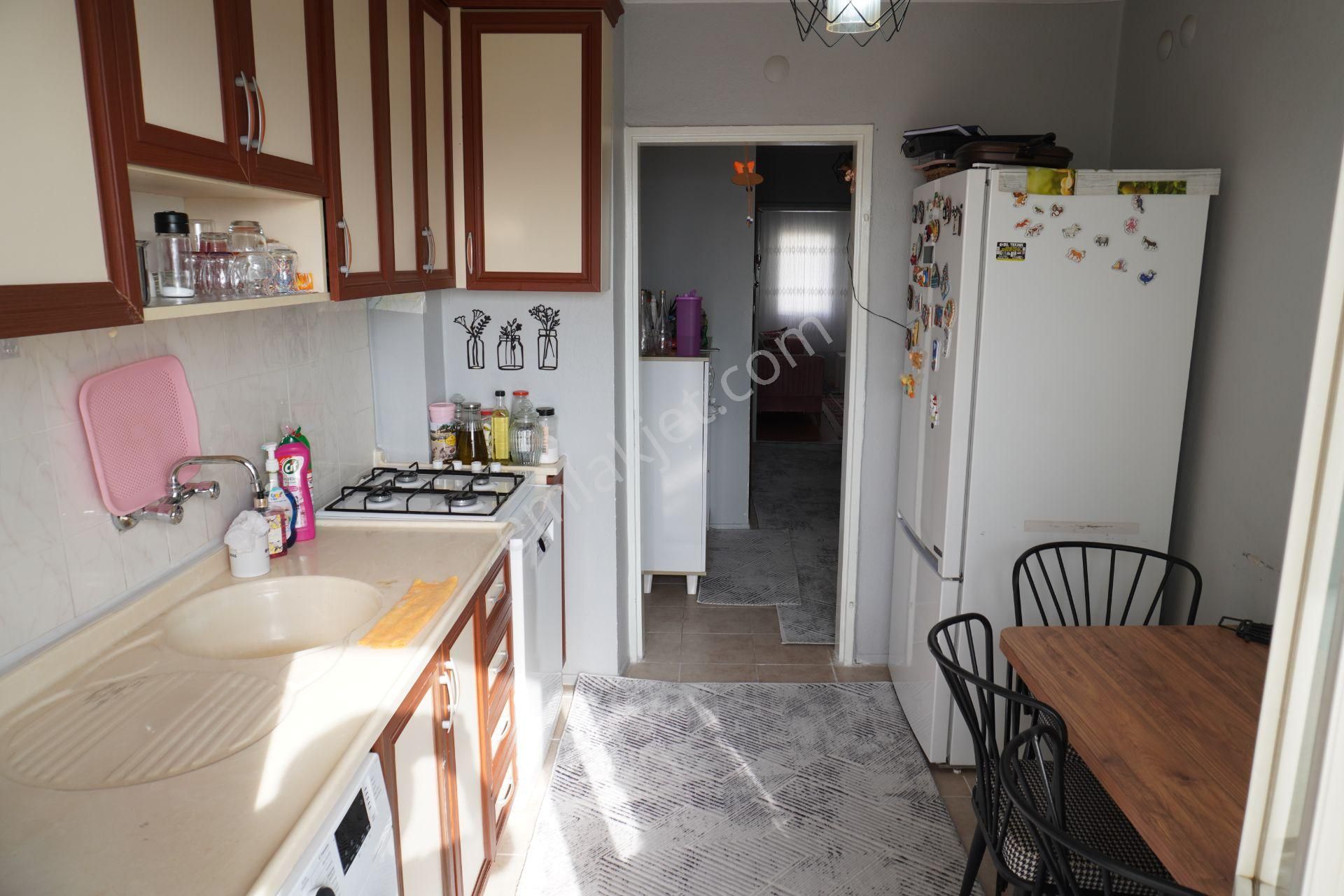 Yakakent Satılık 3+1 Doğalgazlı+balkonlu+asansörlü Çiğli Serkan - Görsel 4