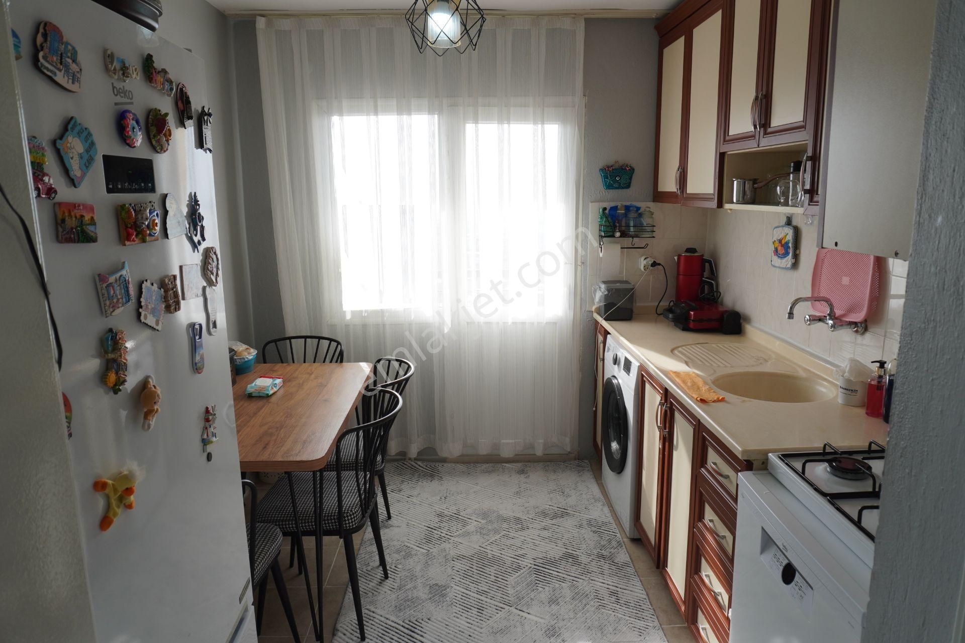 Yakakent Satılık 3+1 Doğalgazlı+balkonlu+asansörlü Çiğli Serkan - Görsel 2