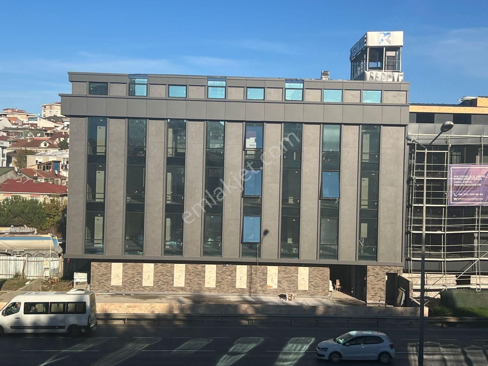 Şile Otoyolu Cepheli! Çekmeköy Mithatpaşa’da 200 M² Prestijli Kiralık Ofis