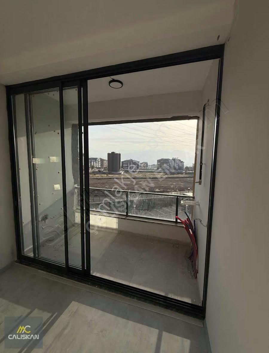 Güneşli'de Sıfır Lüks Site İçerisinde Arakat Satılık 3+1 Daire - Görsel 14