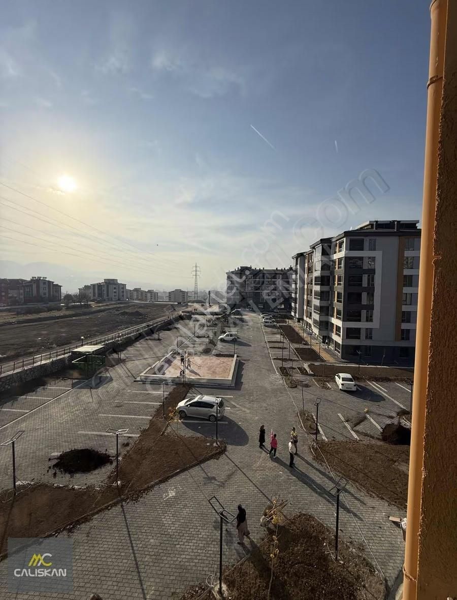 Güneşli'de Sıfır Lüks Site İçerisinde Arakat Satılık 3+1 Daire - Görsel 6