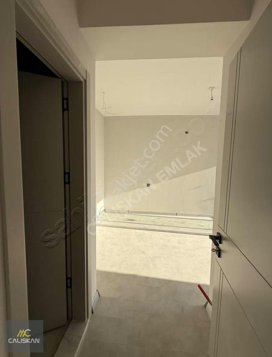 Güneşli'de Sıfır Lüks Site İçerisinde Arakat Satılık 3+1 Daire - Görsel 3